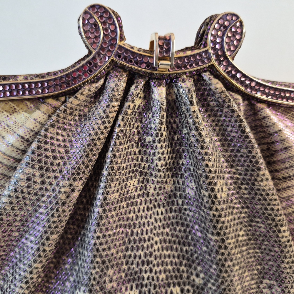 Judith Leiber Jeweled Ring Lizard Clutch Gold Chain, Signed Pocket Comb & Duster - Picture 11 of 16